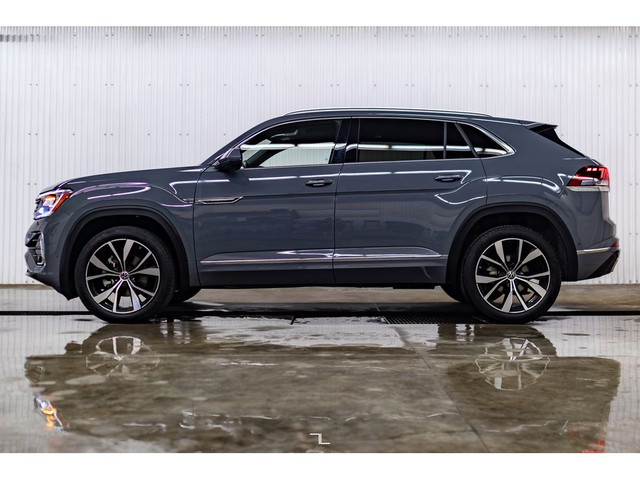 2024 Volkswagen Atlas Cross Sport 4Motion Execline R-Line Leathe in Cars & Trucks in Grande Prairie - Image 2