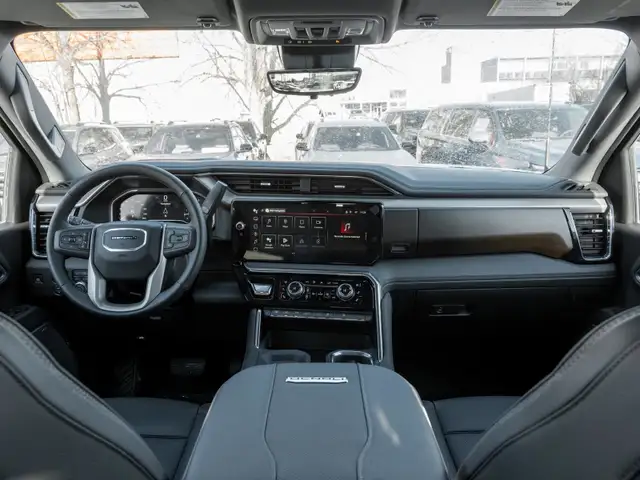 2025 GMC SIERRA 2500HD Denali- Diesel in Cars & Trucks in Markham / York Region - Image 35