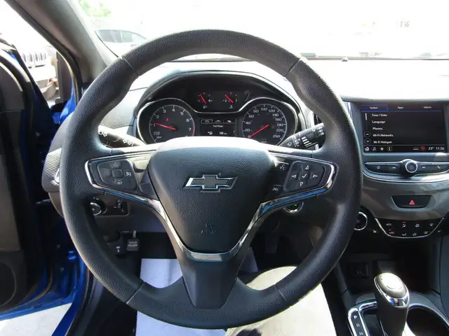 2019 Chevrolet Cruze LT HB RS PKG 1.4L TURBO B.S.A/CAM/H.SEATS/C in Cars & Trucks in Calgary - Image 21