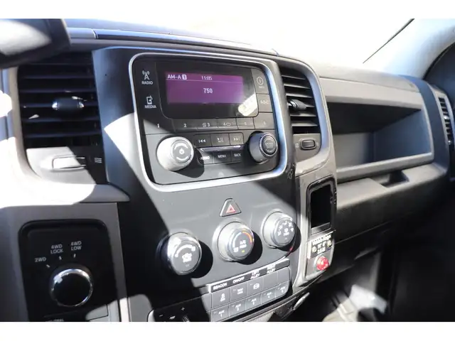 2015 Dodge RAM 4500 CREW DUALLY 6.7L CUMMINS 4X4, SERVICE BODY & in Cargo & Utility Trailers in Winnipeg - Image 12