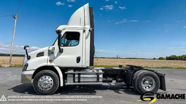 2017 FREIGHTLINER CASCADIA CA113DC DAY CAB in Heavy Trucks in Chilliwack - Image 15