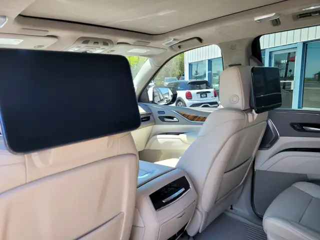 2024 Cadillac Escalade dans Autos et camions dans Peterborough - Image 14