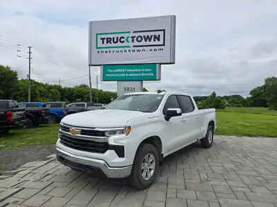 2023 Chevrolet Silverado 1500 LT Crew Cab 4WD with the 2.7L and only 62,000kms. Nicely equipped with...