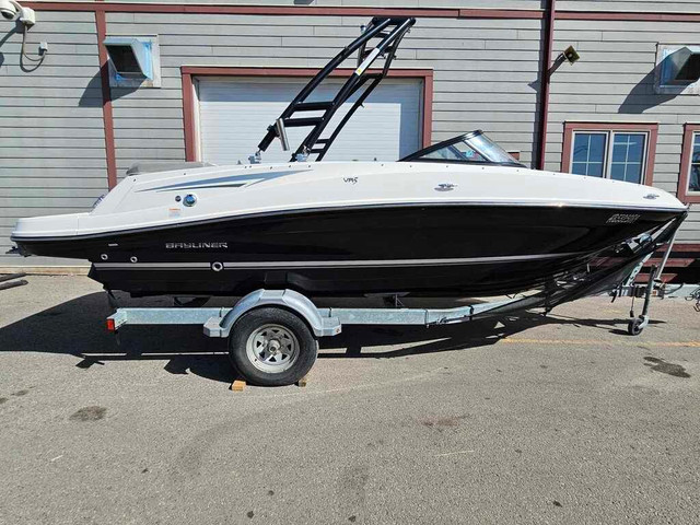  2016 Bayliner VR5 FINANCING AVAILABLE in Powerboats & Motorboats in Kelowna - Image 3