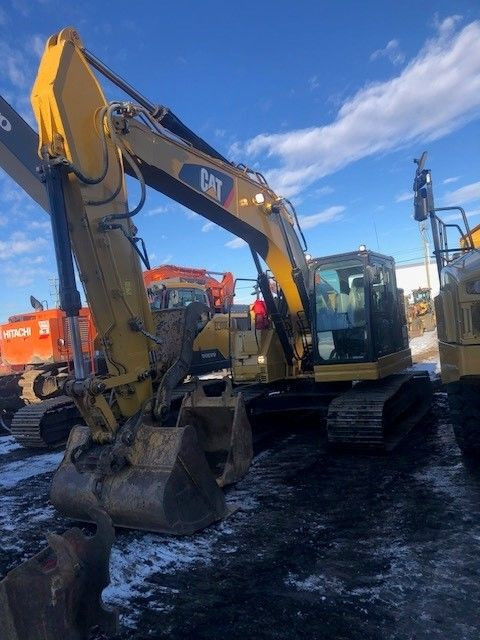2018 CAT 325FL CR Excavator w/ hyd. coupler, thumb, aux hyd.  in Heavy Equipment in Calgary