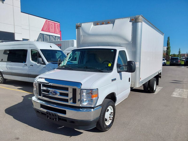 2022 Ford E-Series Cutaway E-450 DRW 176" WB 16FT Cube Van, 7.3L in Cars & Trucks in Calgary