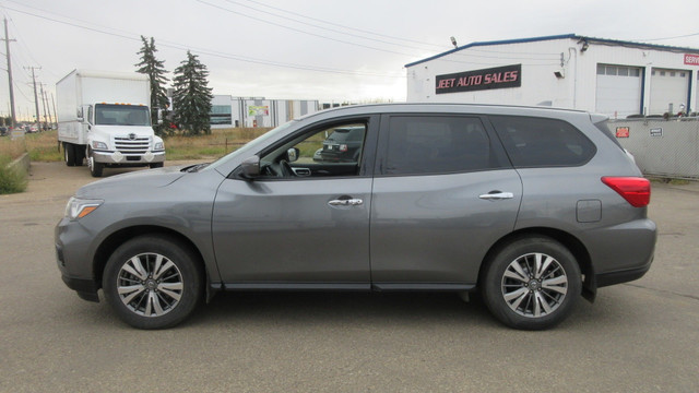 2020 Nissan Pathfinder S, 4X4 WITH MINOR HAIL DAMAGE in Cars & Trucks in Edmonton