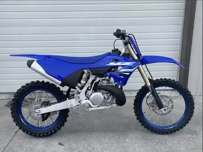APPLY NOW: https://www.ridecollective.ca/get-pre-approved The 2025 Yamaha YZ250 is a high-performanc...