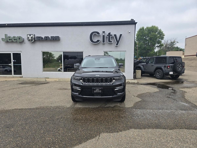 2023 Jeep Grand Cherokee Limited 4x4 for sale in Cars & Trucks in Medicine Hat - Image 2