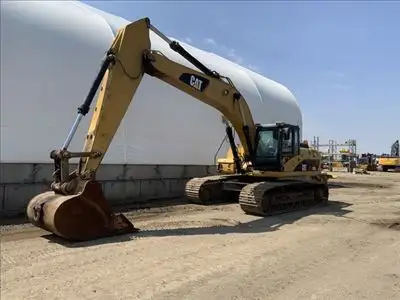 Hours: 12070 | Location: Regina, SK, CA | Arms: Medium Arm; Booms: Standard Boom; Buckets: w/ Bucket...