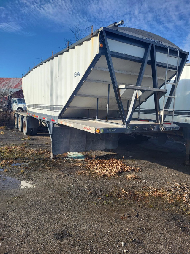 2001 DOEPKER SUPER B Classic Open End Grain Trailers in Farming Equipment in St. Catharines - Image 2