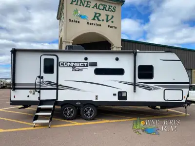 KZ Connect SE travel trailer C221RBSE highlights: Theater Dinette 5,290 Lbs Dry Weight Private Front...