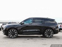 Sunroof, Cooled Seats, Premium Audio, Navigation, Wireless Charging! This Lincoln Nautilus promises... (image 2)