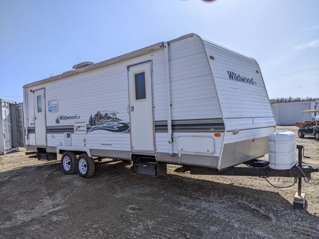 2004 Forest River 27 Ft T/A Travel Trailer Wildwood in Travel Trailers & Campers in Edmonton - Image 3