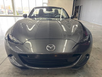 MAZDA MX-5 GT 2024 – AUTOMATIQUE, 9 639 KM, GRIS! PUR PLAISIR D'ÉTÉ EN VERSION CONVERTIBLE! Cette Ma... (image 2)