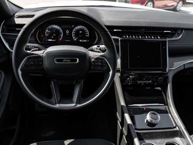 2025 Jeep Grand Cherokee Altitude in Cars & Trucks in Barrie - Image 2