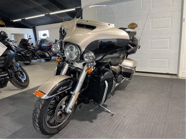  2018 Harley-Davidson Ultra Limited ONLY 3,818 MILES/$74 Weekly/ in Touring in North Bay - Image 4