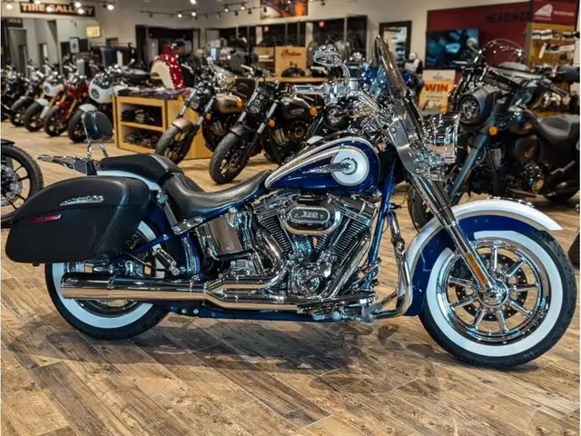 2014 Harley-Davidson CVO Softail Deluxe // Candy Cobalt and Whit in Street, Cruisers & Choppers in Winnipeg - Image 3