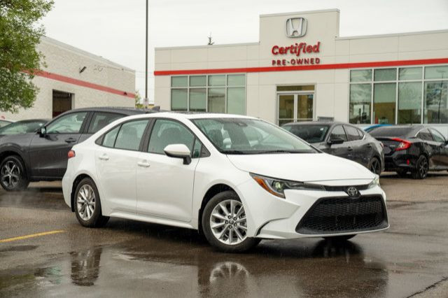 2020 Toyota Corolla LE in Cars & Trucks in Edmonton - Image 2