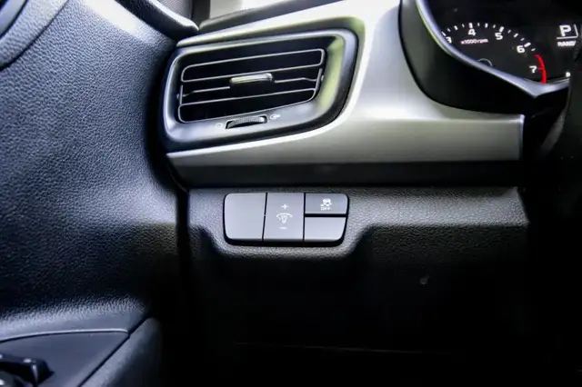2023 Kia Rio 5-door LX+ IVT - Heated Seats - Apple CarPlay in Cars & Trucks in Kingston - Image 12