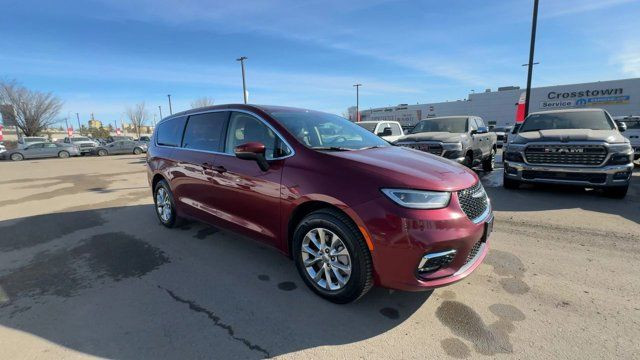 2023 Chrysler Pacifica Touring L | Remote Start | Apple CarPlay in Cars & Trucks in Edmonton - Image 3