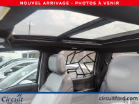 Le Ford F-150 Lightning Lariat 2023, avec sa grosse batterie, offre une autonomie impressionnante al... (image 5)