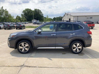 This Subaru Forester has a powerful Gas 4cyl 2.5L engine powering this Variable transmission. Power... (image 9)