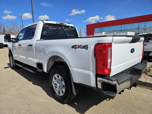 2023 Ford Super Duty F-250 SRW XLT 4WD Crew Cab 6.75' Box, 7.3L  in Cars & Trucks in St. Albert - Image 3