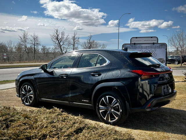 2022 Lexus UX 250h in Cars & Trucks in Calgary - Image 4