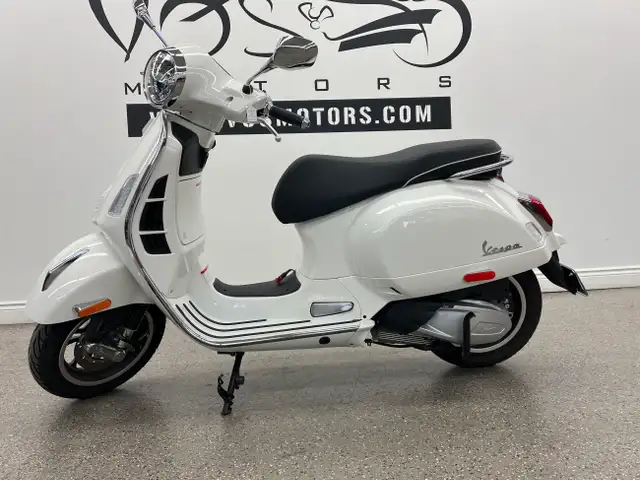 2023 Vespa GTS Super HPE 300 ABS - V5855 - -No Payments for 1 Ye in Scooters & Pocket Bikes in Markham / York Region - Image 9