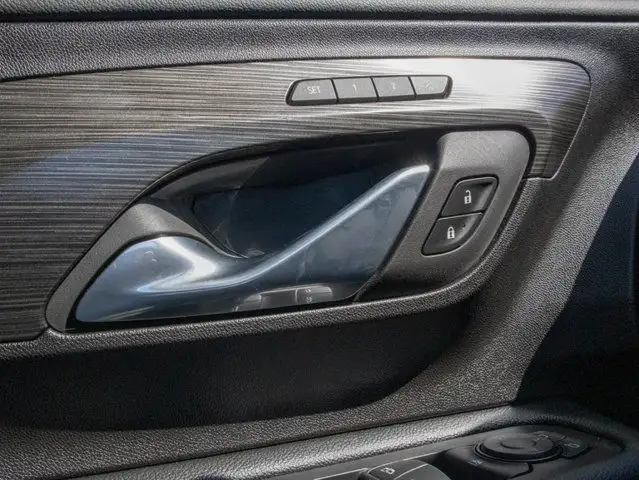 2024 GMC Terrain SLT - Lane Keeping Assist in Cars & Trucks in Belleville - Image 28