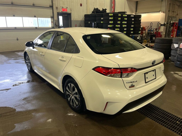  2020 Toyota Corolla Hybrid automatique in Cars & Trucks in Lévis - Image 4