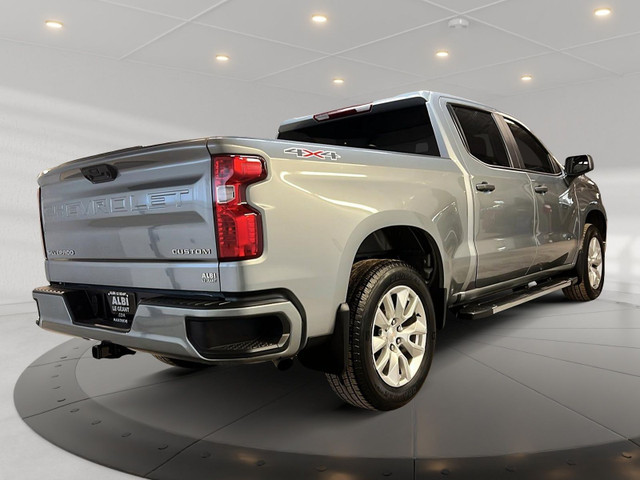 2023 Chevrolet Silverado 1500 CUSTOM CREW CAB 4X4 in Cars & Trucks in Laval / North Shore - Image 4