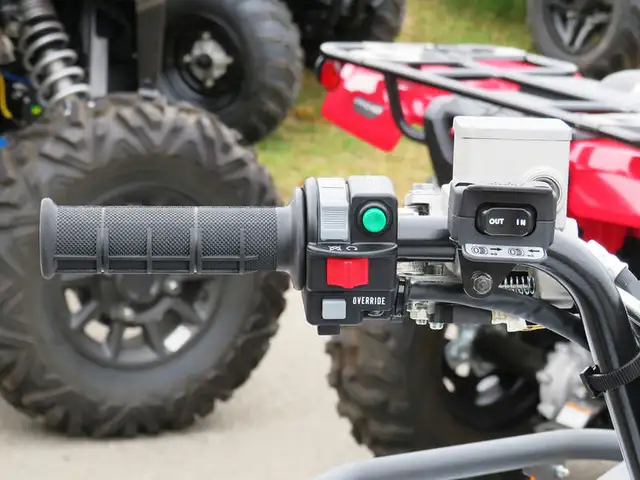 2024 Yamaha Grizzly EPS SE in ATVs in Cambridge - Image 12