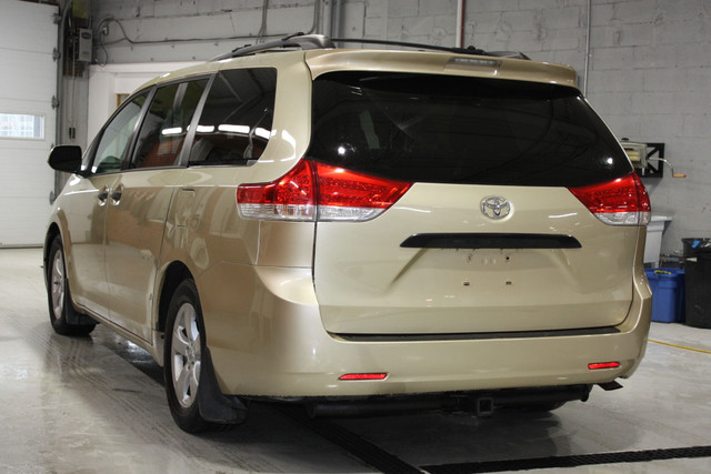 2013 Toyota Sienna LE V6 in Cars & Trucks in City of Montréal - Image 4