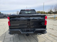 2024 Chevrolet Silverado 1500 LT Trail Boss with the 3.0L Duramax Diesel and only 11,000kms! Clean h... (image 5)