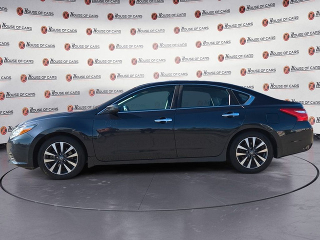 2017 Nissan Altima 4dr Sdn I4 CVT 2.5 S in Cars & Trucks in Medicine Hat - Image 2