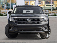 This Volkswagen Atlas boasts a Intercooled Turbo Premium Unleaded I-4 2.0 L/121 engine powering this... (image 1)
