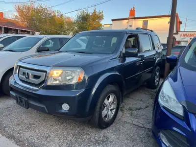 2010 Honda Pilot 4WD EX-L 8-Passenger SUV | Leather | Sunroof Spacious and powerful, this 2010 Honda...