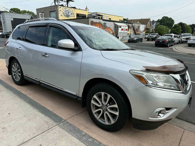 2014 Nissan Pathfinder in Cars & Trucks in Hamilton