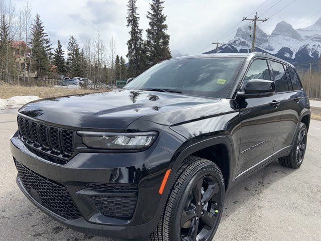  2024 Jeep Grand Cherokee Altitude in Cars & Trucks in Banff / Canmore - Image 3