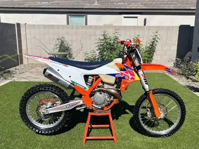 APPLY NOW: https://www.ridecollective.ca/get-pre-approved The 2022 KTM 350 XCF blends 250-style agil...