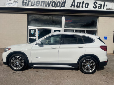 2016 BMW X1 xDrive28i No Accidents! HEATED SEATS & PANO ROOF!...