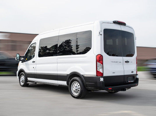 2022 Ford Transit T-350 148" LOW ROOF|AWD|13 PASSENGER|BACKUP|CL in Cars & Trucks in City of Toronto - Image 4