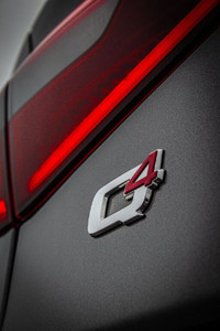 This ALFA ROMEO Stelvio Quadrifoglio, RARE, LOADED LEATHER, AWD, PANO ROOF comes with plentiful amen... (image 6)
