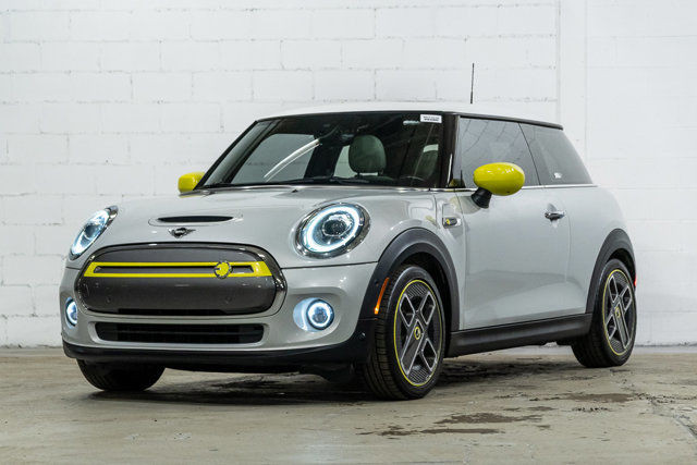 2021 MINI 3 Door Cooper SE 3 Door 100% électrique | Fun in Cars & Trucks in City of Montréal - Image 2