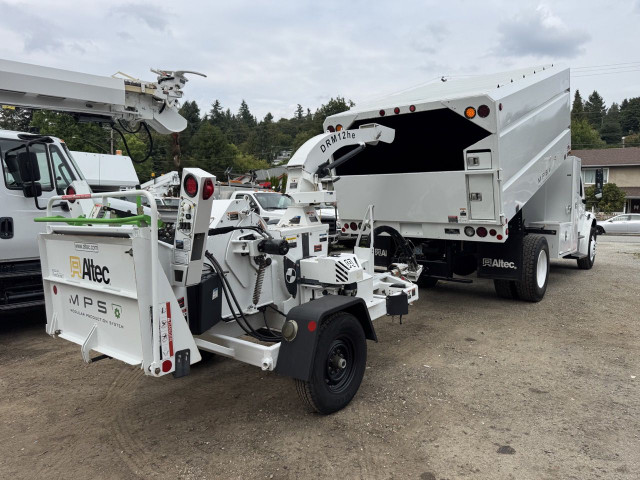 2018 FREIGHTLINER M2 - CHIPPER DUMP / 2017 ALTEC CHIPPER - COMBO in Heavy Trucks in Burnaby/New Westminster - Image 3