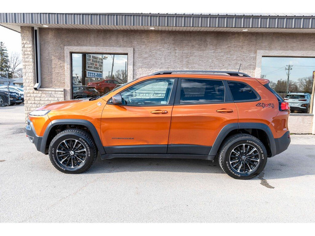  2016 Jeep Cherokee Trailhawk, 4WD, PANORAMIC ROOF, HTD/CLD SEAT in Cars & Trucks in Winnipeg - Image 2