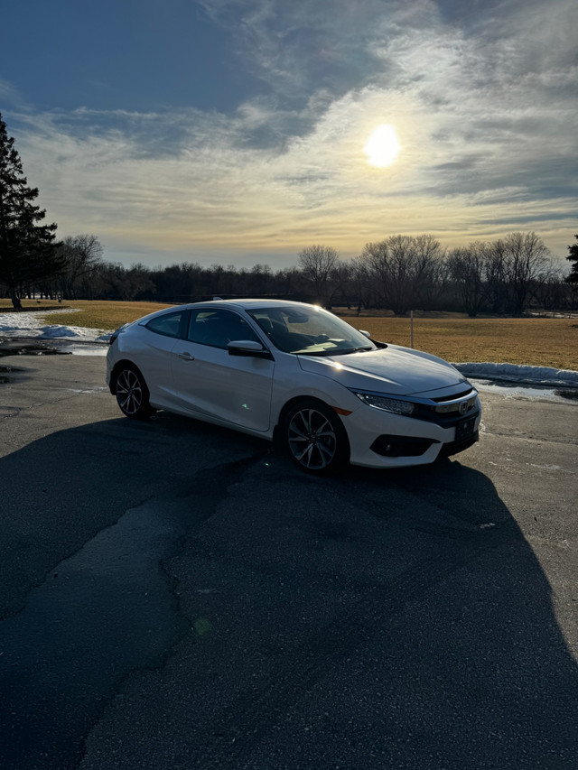 2017 Honda Civic Touring in Cars & Trucks in Winnipeg - Image 2