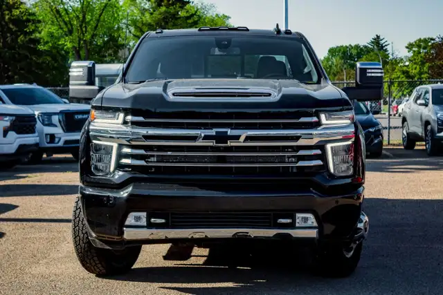 2023 Chevrolet Silverado 3500 4WD Crew CAB Dually * GM CERTIFIED dans Autos et camions dans Ville d’Edmonton - Image 4